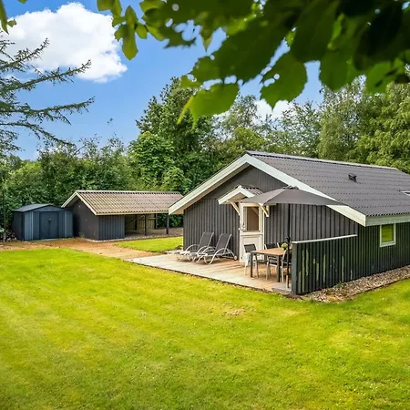 Annaline - 10km From The Sea By Interhome *